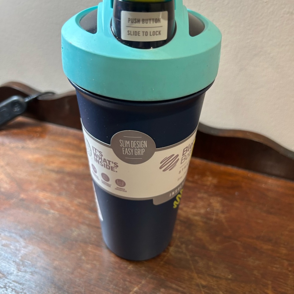 BlenderBottle 25oz Strada Sleek Stainless Steel - Navy/Teal NEW